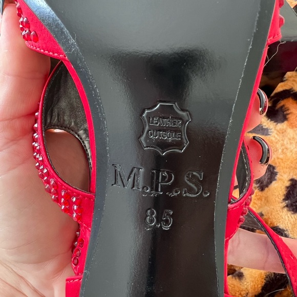 Beautiful Red Shoes for women Michael Shannon size 8.5 - Picture 6 of 9